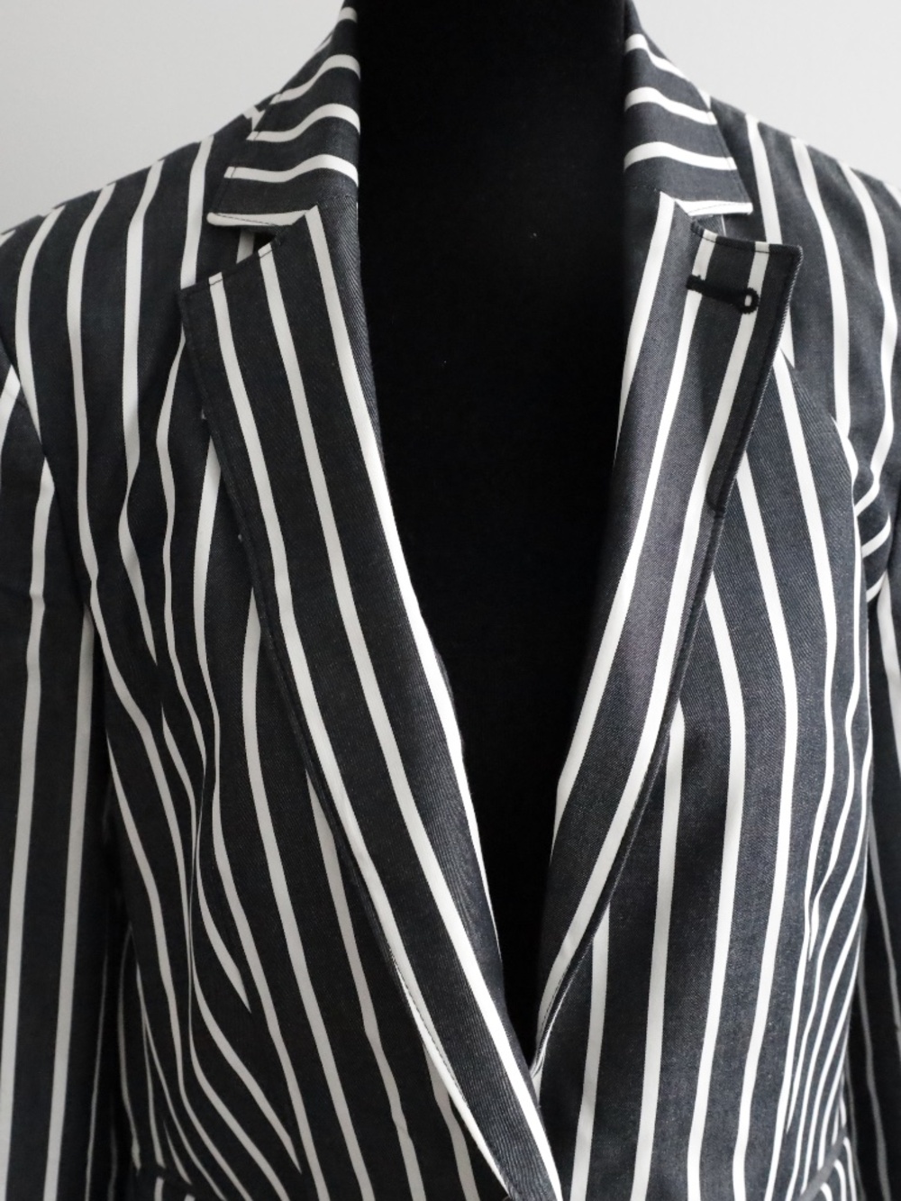 Karl Lagerfeld Striped Statement Blazer - Picture 4 of 9